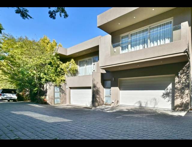 5 BEDROOM CLUSTER FOR SALE IN MELROSE ESTATE